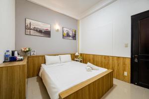 Saigon Central Group Stay
