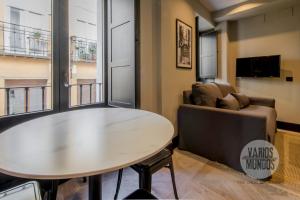 Esencia de Madrid para 7 en Santa Ana 20 E2