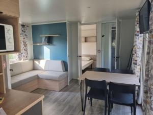 Campings Camping les Rives de Vilaine - proche Barrage d-Arzal - Calme et Nature : photos des chambres