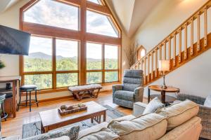 Hilltop Home with Panoramic Forest and Mountain Views!