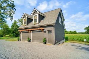 Rest and Relax Tennessee Home with Patio and Fire Pit