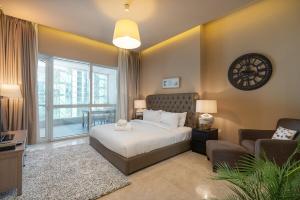 Gorgeous 4-Bedroom Apartment Perfect for Families in Dubai Marina - 4hvězdičkové hotely ve městě Dubaj