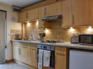 Lily Cottage - Uk40101