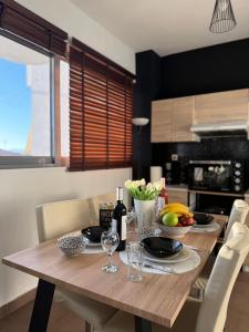 Aelio Suites- Near Airport and Beach