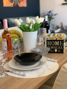 Aelio Suites- Near Airport and Beach