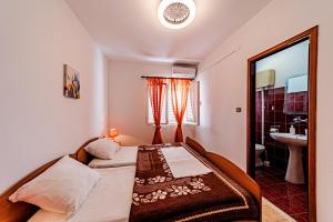 Apartments by the sea Cove Pjestata, Peljesac - 10236