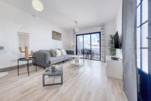 Playa Blanca Sunset - Private pool and BBQ By Lanzarote Vacation Homes