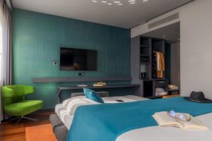 CR Familiar HAT-TRICK (3 Adults) room in Pestana CR7 Lisboa