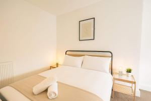 Charming Top Floor Cardiff Gem