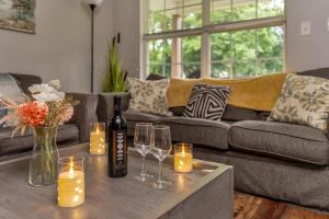 Wanderers Nest with a hot tub