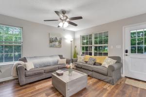 Wanderers Nest with a hot tub