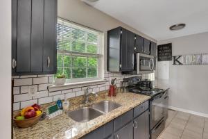 Wanderers Nest with a hot tub