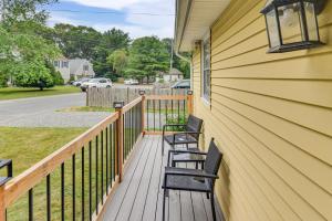 < 2 Mi to Beach: Cozy Cottage w Patio on Cape Cod