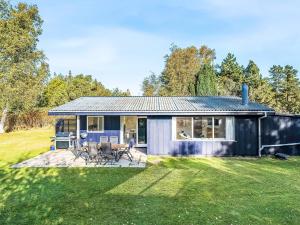 6 person holiday home in Væggerløse