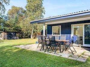 6 person holiday home in Væggerløse