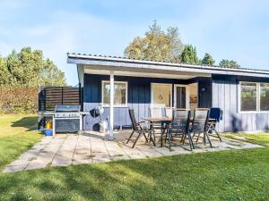 6 person holiday home in Væggerløse