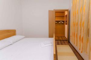 Apartment in Tribalj 39244