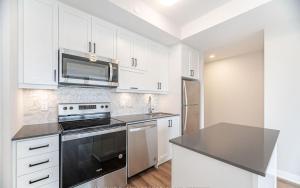 Unbeatable Location Upscale 1 Bedroom with Free Parking