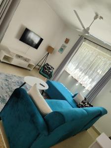 Coastal Bliss 1BR Nyali, pool, WiFi, walk to the beach