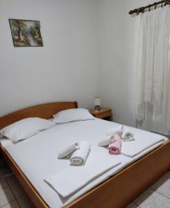 Apartments by the sea Povlja, Brac - 5644