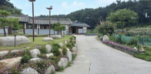 Gangneung Hakdong Hanok Pension