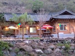 Haneul Cheon Ddaji Hanok