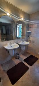 Three bedrooms family apartment with sea view Sveti Stefan