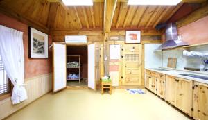 Choongcheong Danyang Gayeondang Hanok Minbak