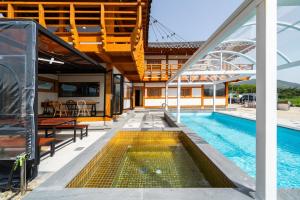 Gyeongju Jiseom Hanok Pool Villa Pension