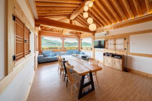 Gyeongju Jiseom Hanok Pool Villa Pension