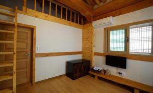 Jeonju Hanok Maeul Sukbak Deomeomoom