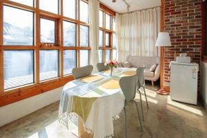 Jeonju Hanok Village Deoksugung