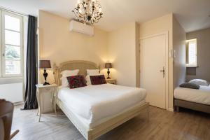 Family Room room in Hôtel La Couleuvrine Sarlat Centre Ville