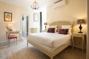 Hotels Hotel La Couleuvrine Sarlat Centre Ville : photos des chambres