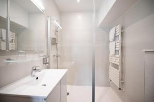 Hotels Hotel La Couleuvrine Sarlat Centre Ville : photos des chambres
