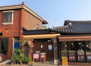 Hanok Chojeong Jeonju Hanok Village