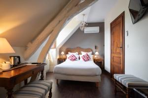 Hotels Hotel La Couleuvrine Sarlat Centre Ville : photos des chambres