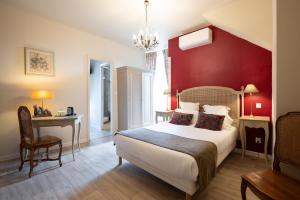 Hotels Hotel La Couleuvrine Sarlat Centre Ville : photos des chambres