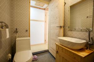 Gyeongju eupseong dokchae hanok