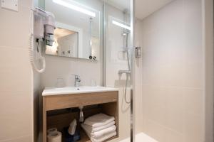 Hotels Hotel La Couleuvrine Sarlat Centre Ville : photos des chambres