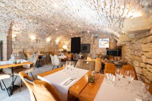 Hotels Hotel La Couleuvrine Sarlat Centre Ville : photos des chambres