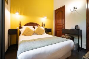 Hotels Hotel La Couleuvrine Sarlat Centre Ville : photos des chambres