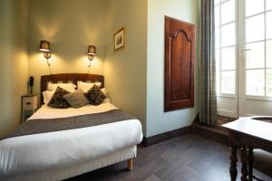 Hotels Hotel La Couleuvrine Sarlat Centre Ville : photos des chambres