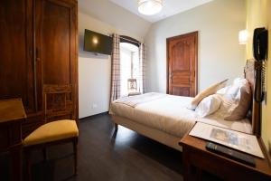 Hotels Hotel La Couleuvrine Sarlat Centre Ville : photos des chambres