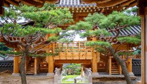 Songnim Hanok Village