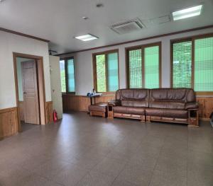 Hanok Stay Daldojimaeul Pension