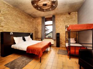 Fancy Holiday Home in Sainte-Cécile with Pool House & Indoor Pool