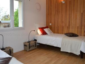 Maisons de vacances Gite de charme avec jardin clos, proche Loire a Velo, a 15 km de Tours, equipe et confortable - FR-1-381-95 : photos des chambres