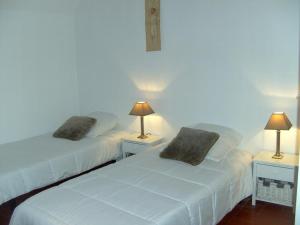 Gîte rénové au Château dAvrilly, 3 chambres, animaux acceptés, wifi à Trévol - FR-1-489-73