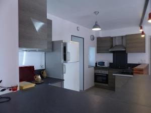 Charmante maison rénovée avec jardin dans un village paisible - FR-1-489-37